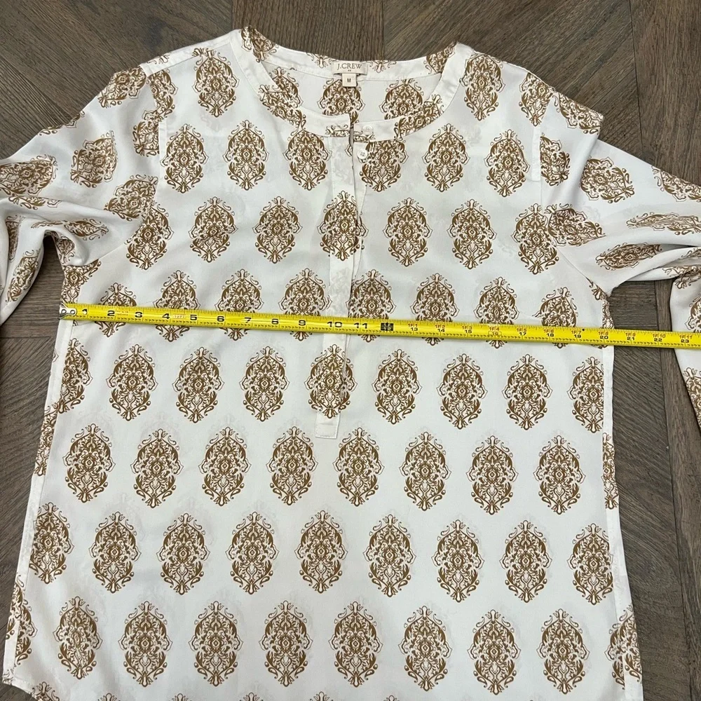Elegant White and Gold Patterned Women's Top - Picture 12 of 12